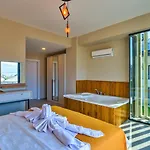 4 Bedroom - 3047 别墅