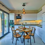 4 Bedroom - 3047 别墅