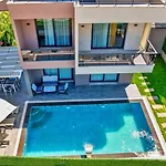 4 Bedroom - 3047 别墅 *