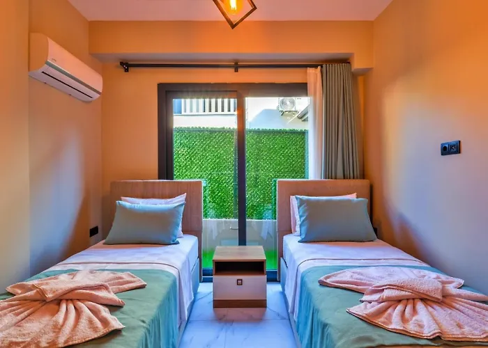 4 Bedroom - 3047 别墅 *