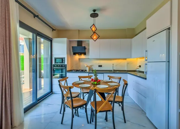 4 Bedroom - 3047 别墅