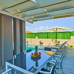 4 Bedroom - 3047 Willa