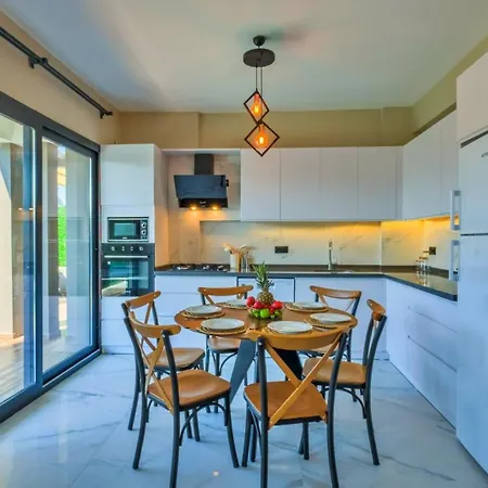 4 Bedroom - 3047 Vilă