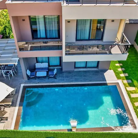 4 Bedroom - 3047 Vilă *
