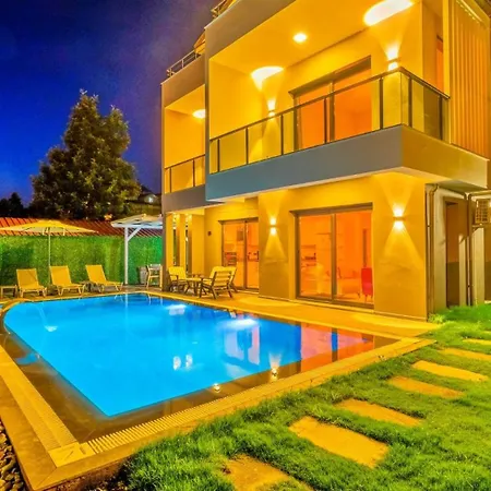 Villa 4 Bedroom - 3047