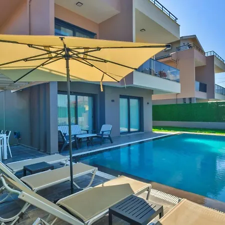 4 Bedroom - 3047 *